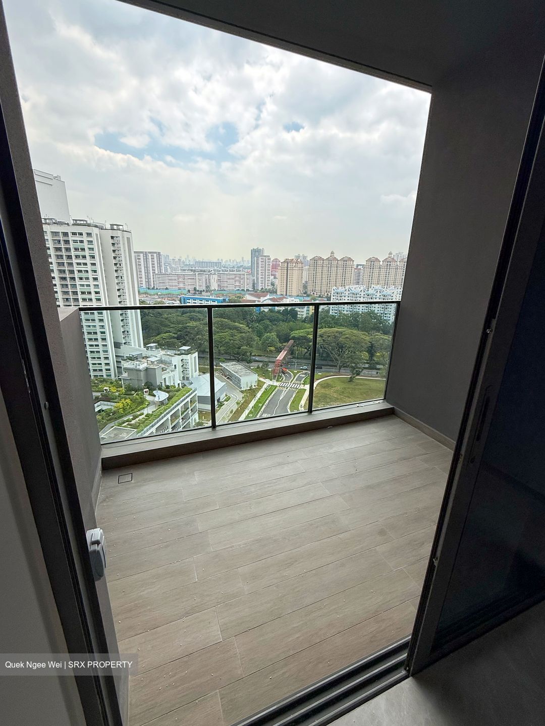 Amo Residence (D20), Apartment #525211111